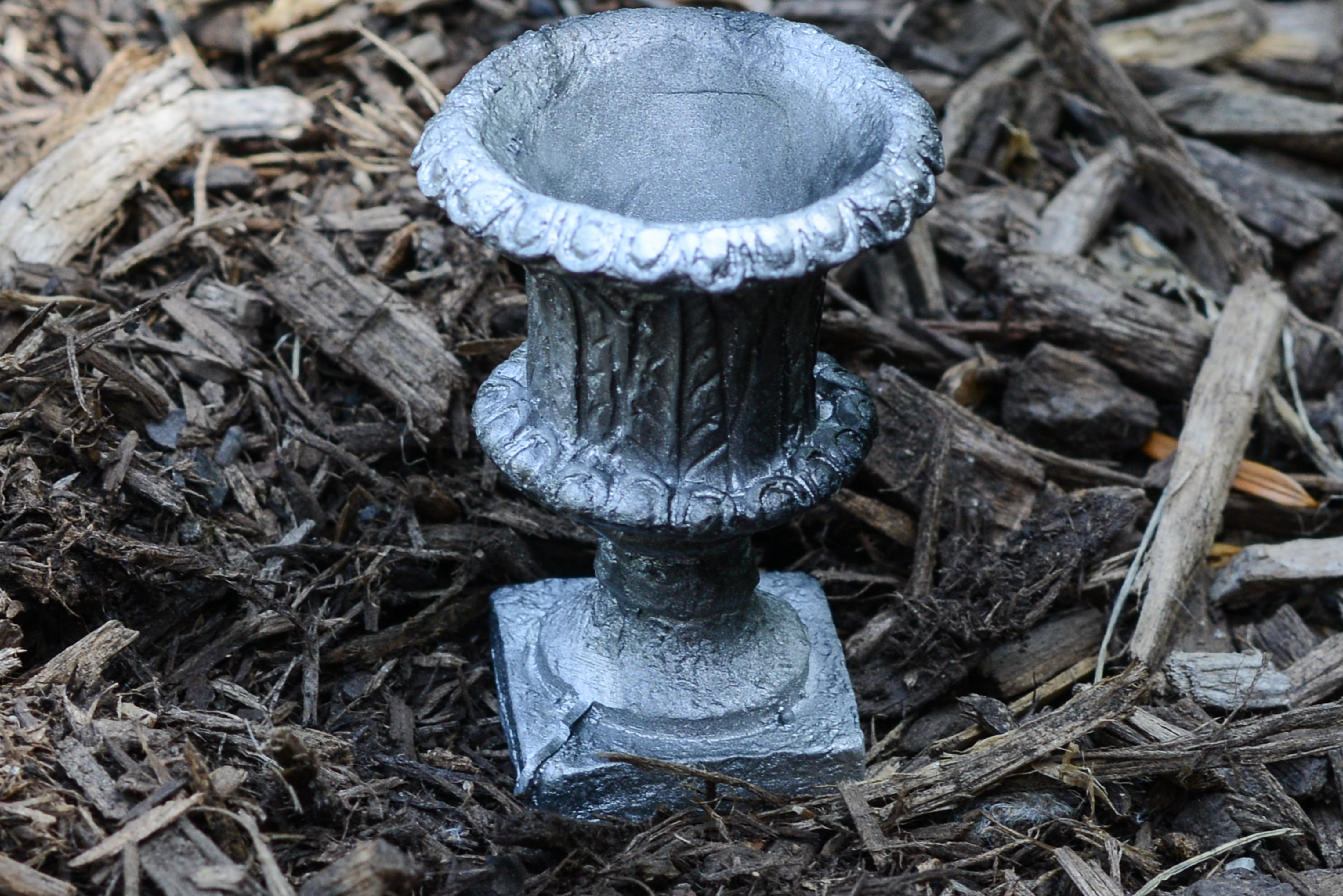 Elegant Mini Planter Pewter Leaf