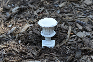 Elegant Mini Planter Antique White Leaf