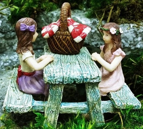 Fairy Picnic Time, Fairy Garden Picnic, Fairy Girls, Fairies Eating - Mini Fairy Garden World