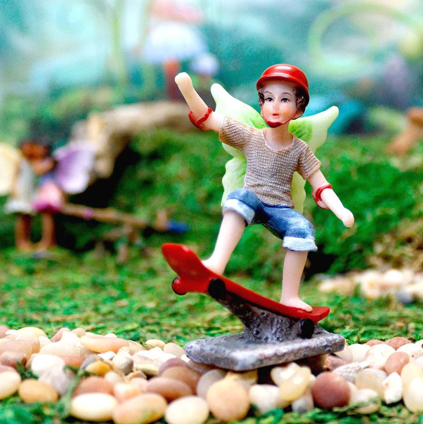 Mini Skateboard Fairy, Boy Fairy Skateboarding
