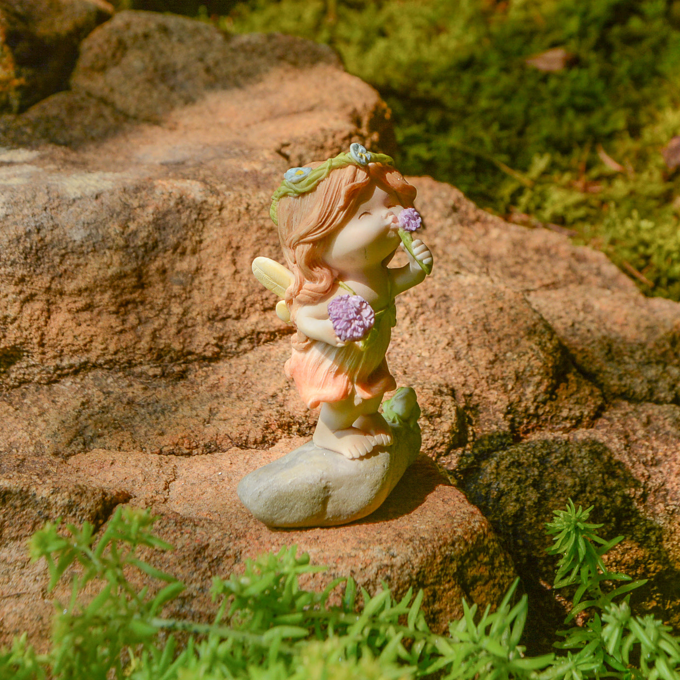 Little Fairy Kissing Flower - Mini Fairy Garden World