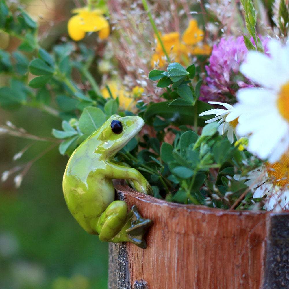 Frog Flower Pot Hugger, Fairy Garden, Mini Frog, Garden Frog - Mini Fairy Garden World
