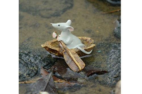 Mouse Rowing Boat, Fairy Garden, Mini Mouse, Miniature Mouse - Mini Fairy Garden World