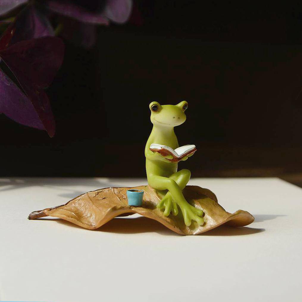Frog Reading On Leaf, Miniature Frog, Fairy Garden Frog - Mini Fairy Garden World